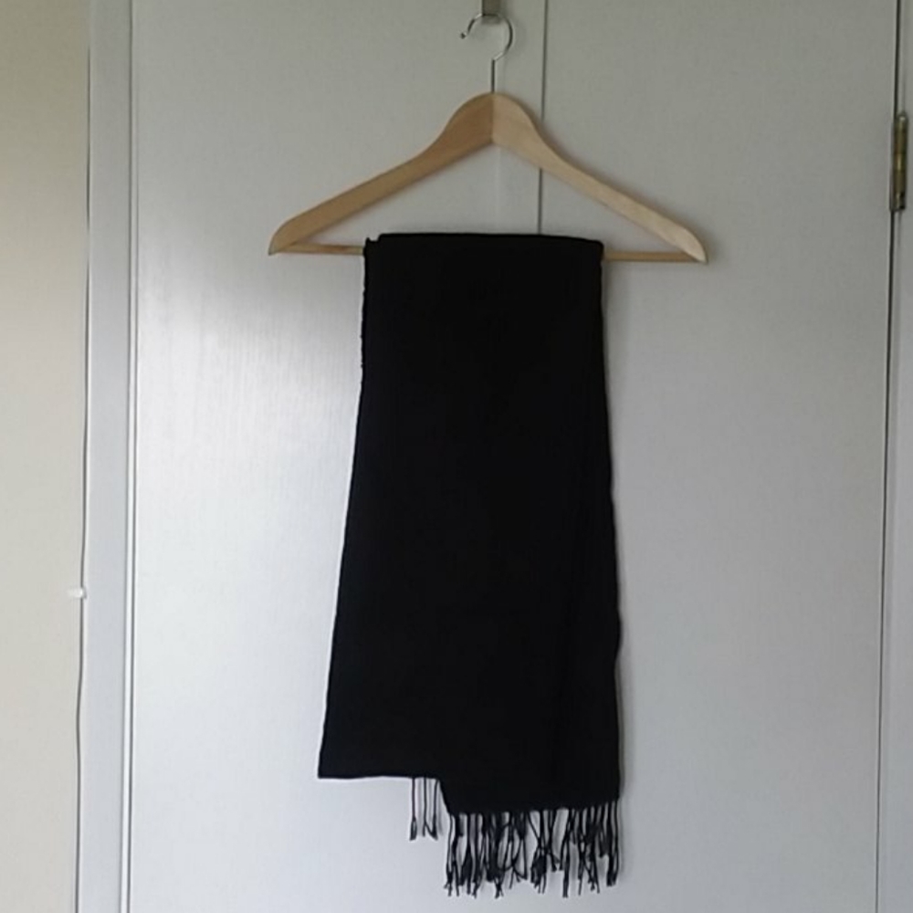H&M Large Warm Knit Scarf Black NWOT